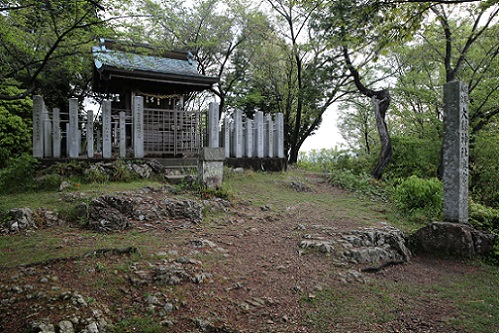 尾張本宮山奥宮.JPG