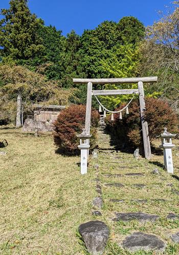 20211031局ヶ岳神社.jpg