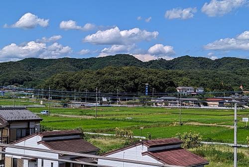 PXL_20220811藪塚駅からの茶臼山.jpg
