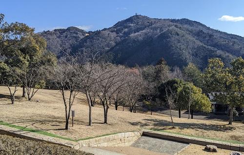 20220210知明山からの高代寺山.jpg