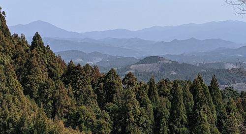 20210321宇陀城山からの高見山.jpg