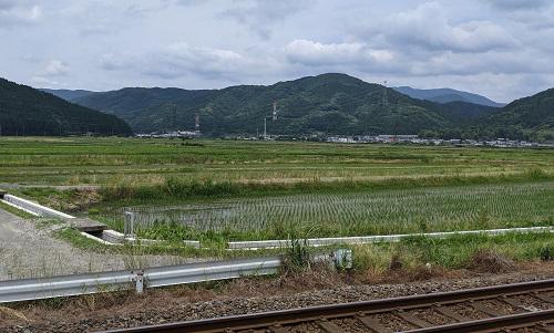 20210613余呉駅から横山岳方面.jpg