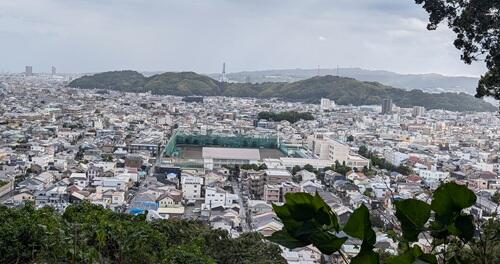 20241022賤機山方面からの谷津山.jpg
